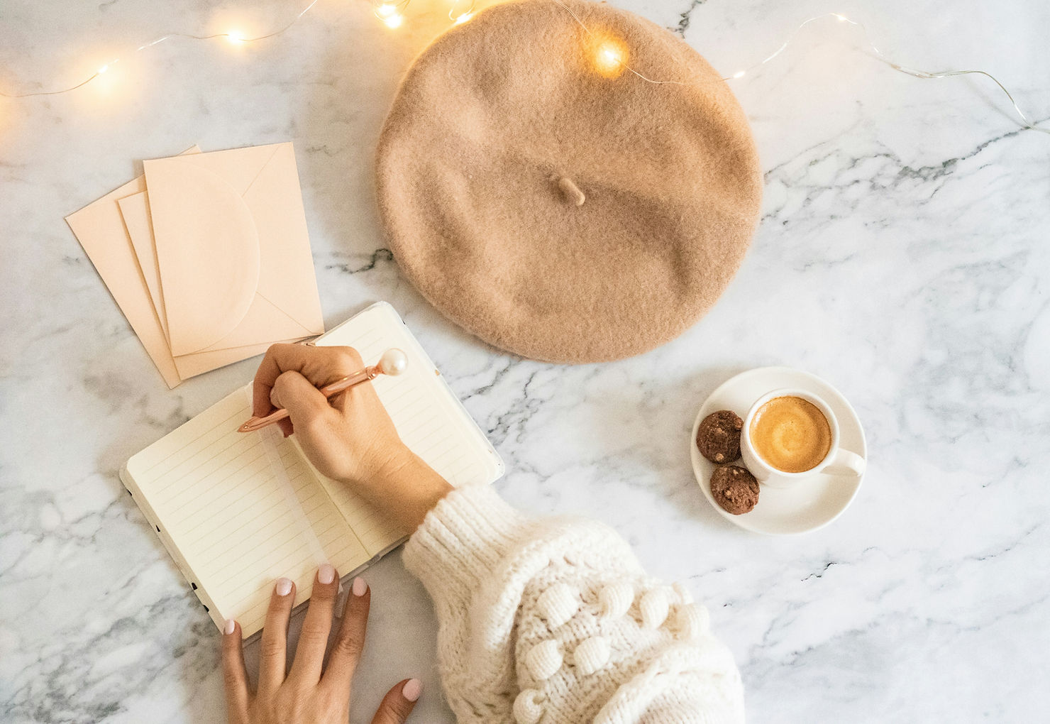 30 Winter Journal Prompts for Women Over 40: Self-Reflection Guide