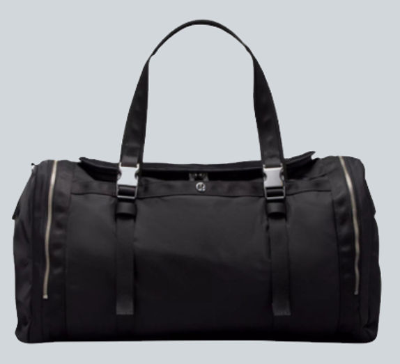 black lululemon weekender bag