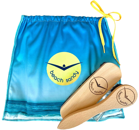 Sand brushes that come in a blue bag for the beach