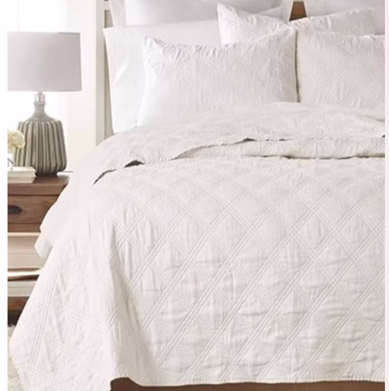 white lattice quilt