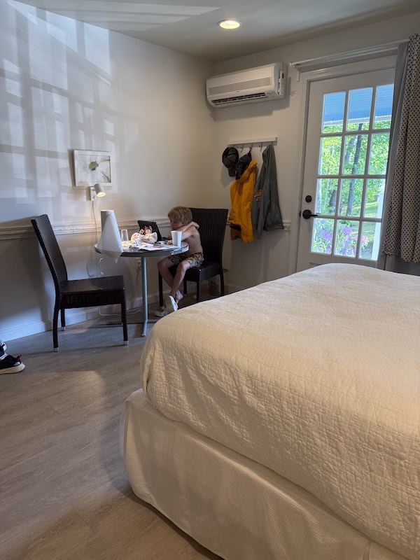 Lodge at Cove Hotel Room