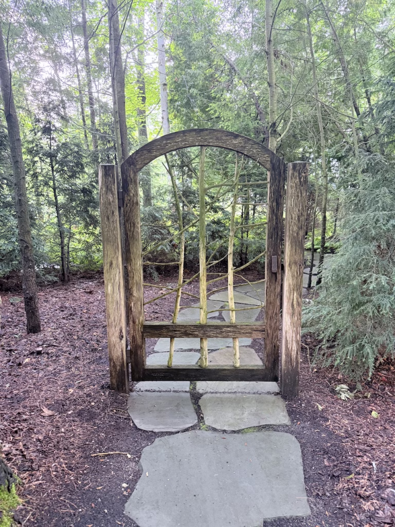 the cutest little door
