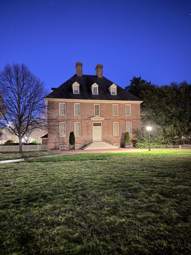 building ghost tour of williamsburg